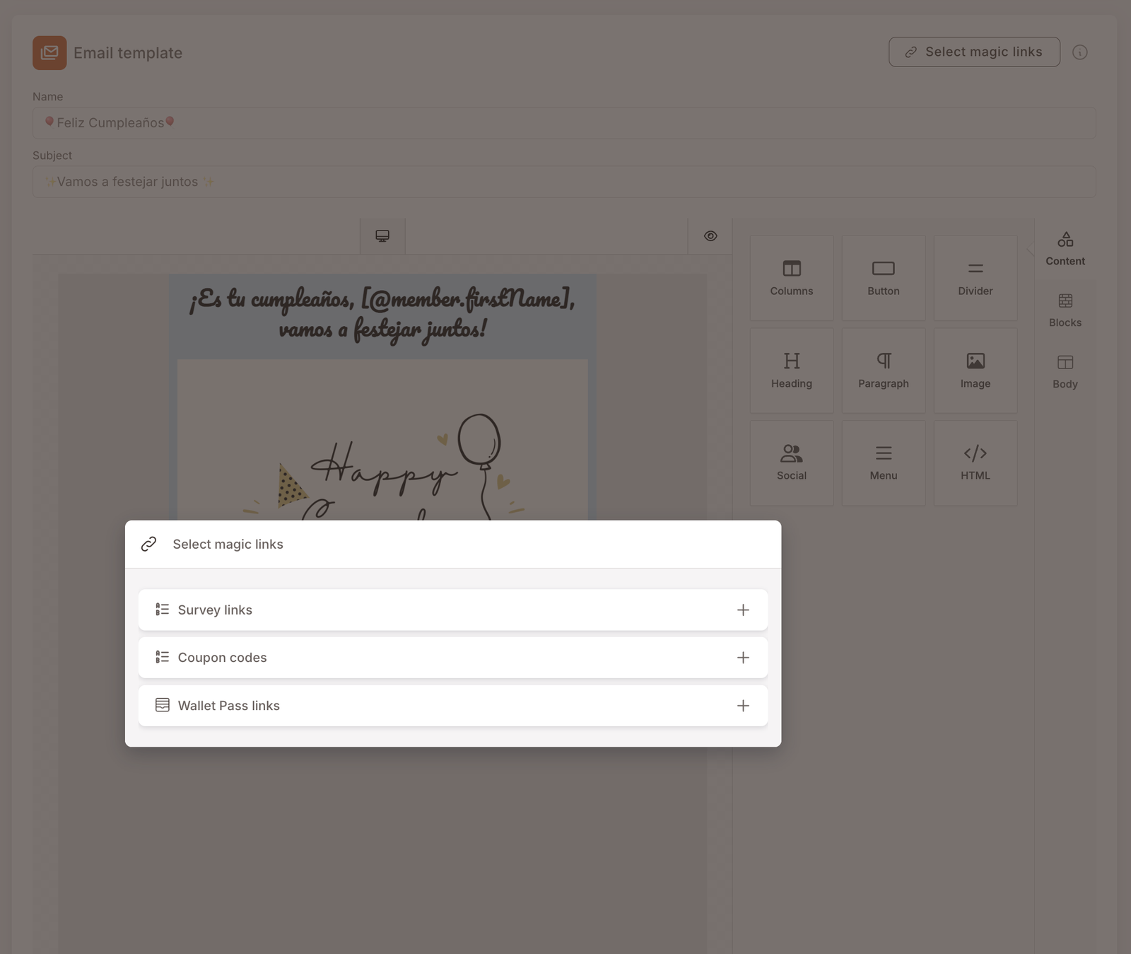 Magic-Links-Picker, geöffnet aus dem E-Mail-Vorlageneditor. Header lautet "Magic Links auswählen". Drei einklappbare Abschnitte: Umfrage-Links, Gutscheincodes, Wallet-Pass-Links — jeweils mit einer +-Schaltfläche (Erweitern) rechts.
