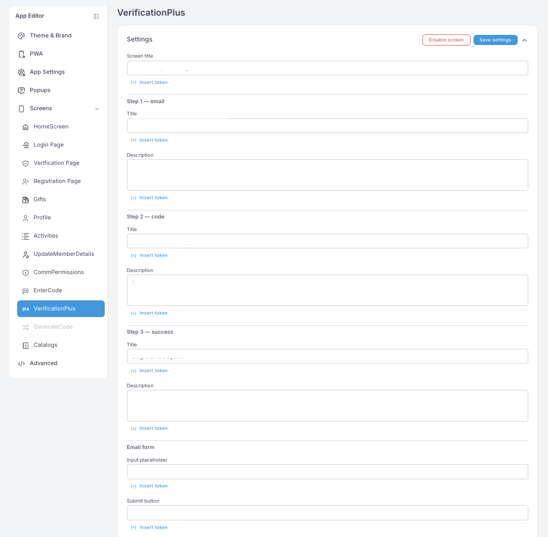 Ajustes de VerificationPlus — tres pasos (email, código, éxito), cada uno con su título y su descripción, seguidos de los campos del formulario de email